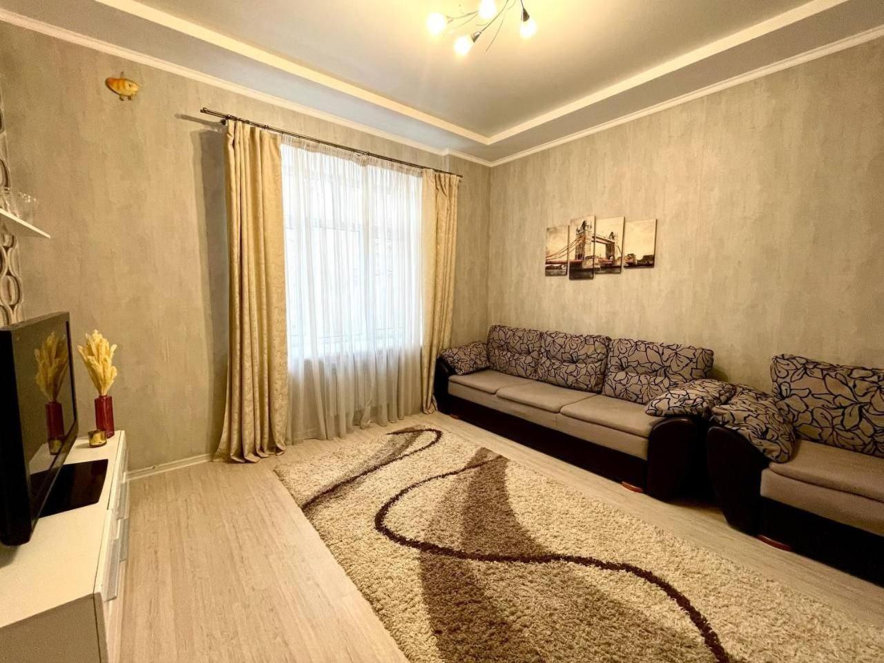 Apartments On Skovoroda Street Harkiv Exterior foto